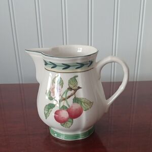 Villeroy & Boch French Garden Creamer